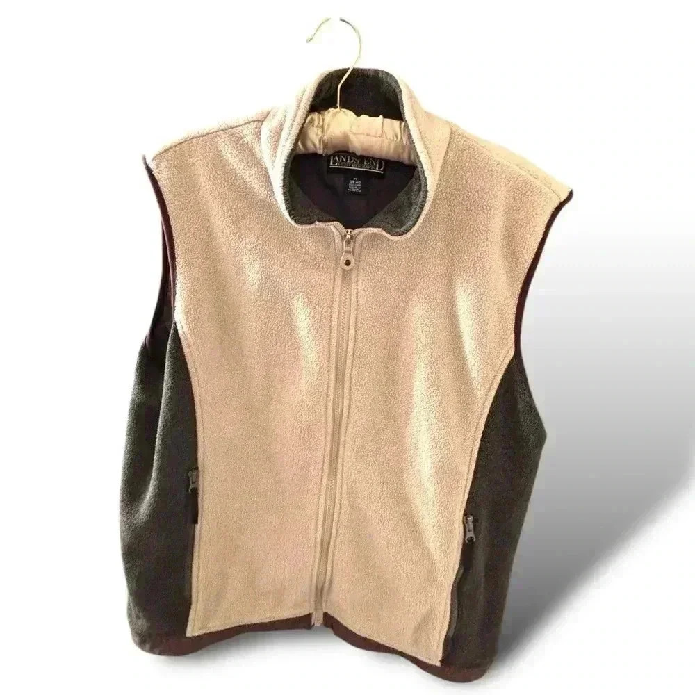 Lands’ End Men’s Med fleece vest in black&tan. Dsct w bundle.